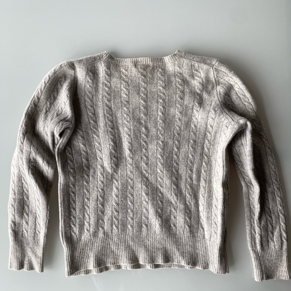 Grey cable knit wool sweater - Picture 2 of 3